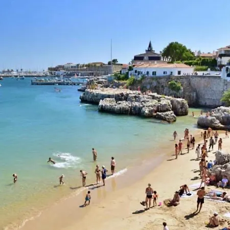 Rooms Cascais 홈스테이